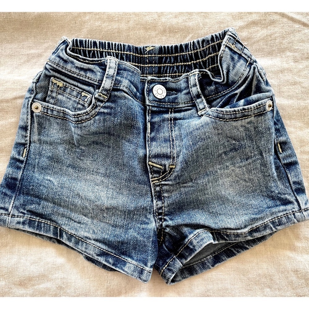 ☀️2/$22, 3/$28 Gymboree Acid Wash Baby Denim Shorts - 12-18 mos